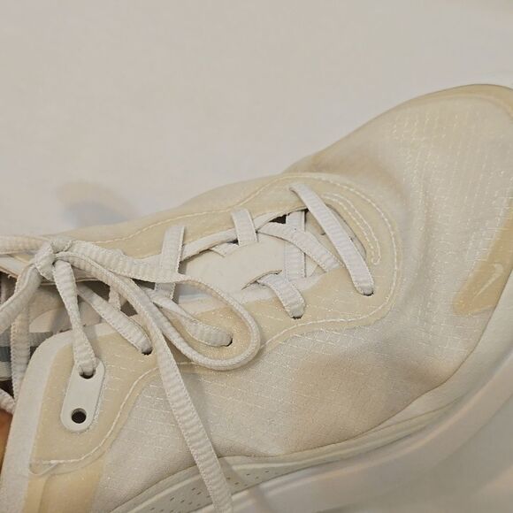 NIKE Air Max  White running Women's Size 8.5 - Picture 3 of 7